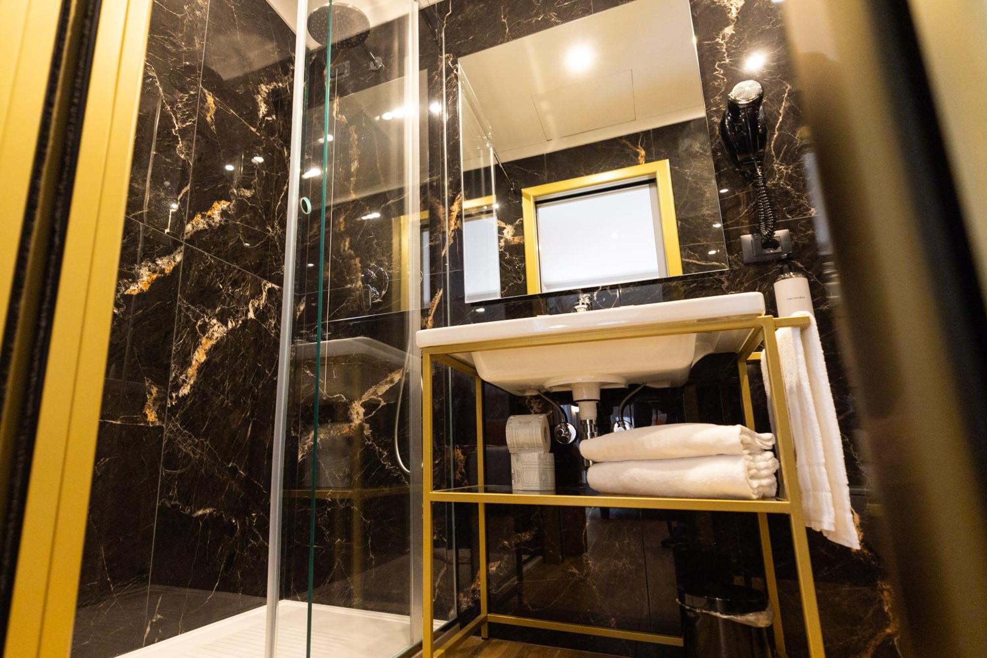 Mavi Luxury Suites Rome Buitenkant foto